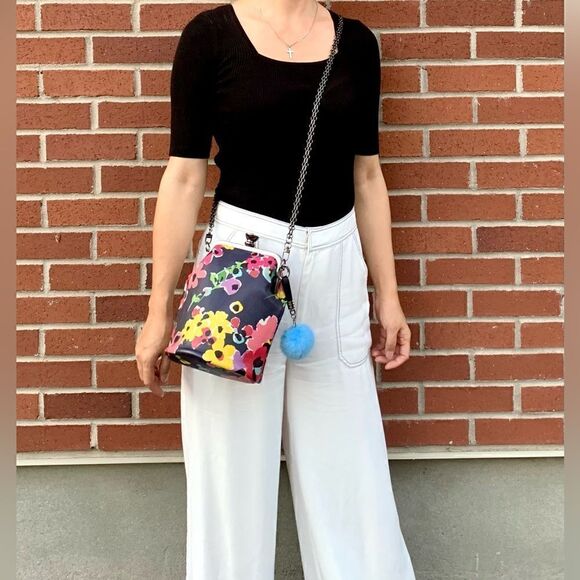 Handmade Genuine Leather Floral Print Push-lock Bucket Bag & Mink Fur Charm - Picture 6 of 16